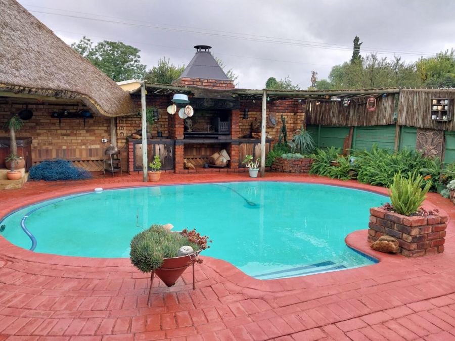 3 Bedroom Property for Sale in Potchefstroom South North West